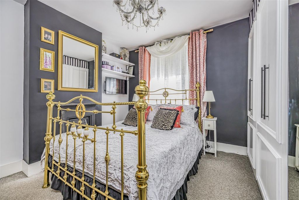 Property photo 3 of 16 32 Rosetta Road, Milton-Porticomarketing-Soldby-6.