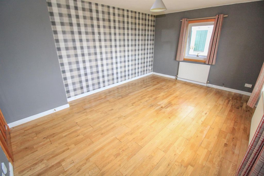 Property photo 3 of 35 Lounge
