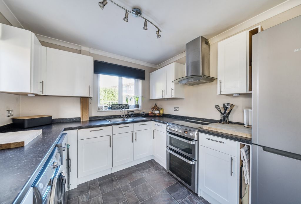 Property photo 2 of 10 1343290-12-68B08B...