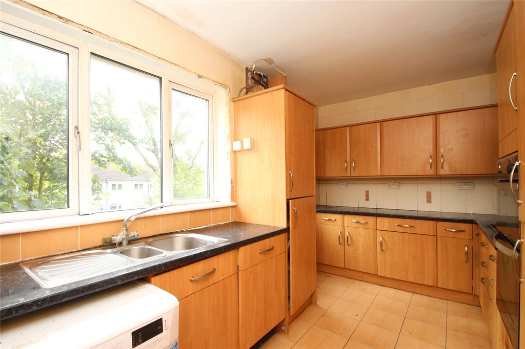 Property photo 3 of 5 3