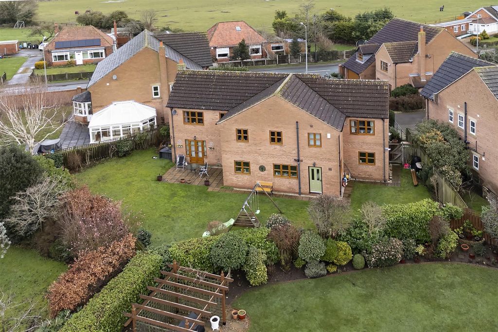 Property photo 2 of 19 003 - 4 Rowen Court.Jpg