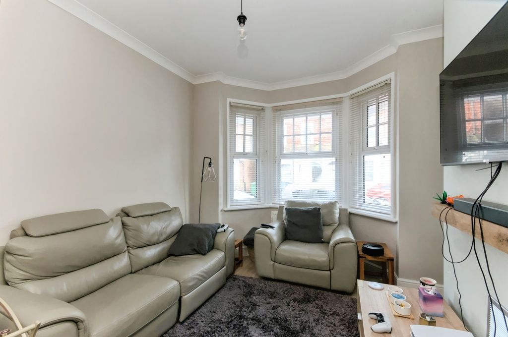 Property photo 2 of 15 Pbox-Img.Jpg