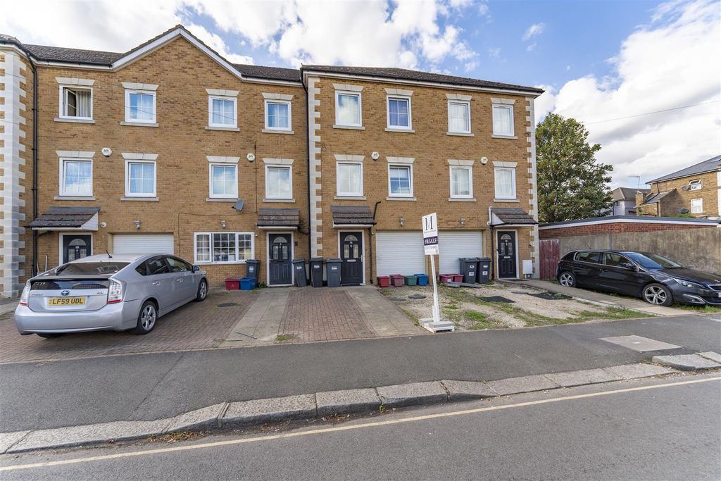 Property photo 3 of 22 Externals3.Jpg