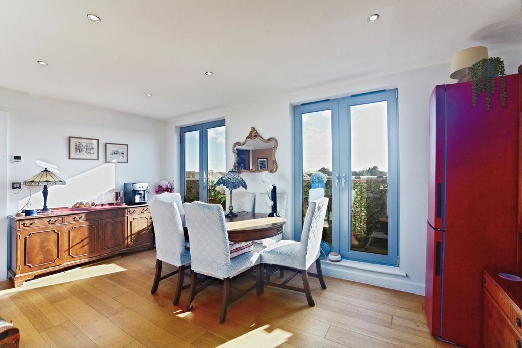 Property photo 3 of 15 Pbox-Img.Jpg