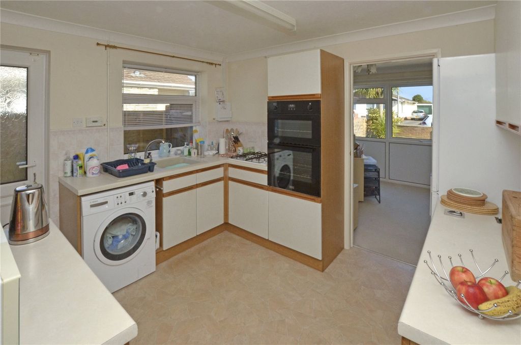 Property photo 3 of 15 Kitchen