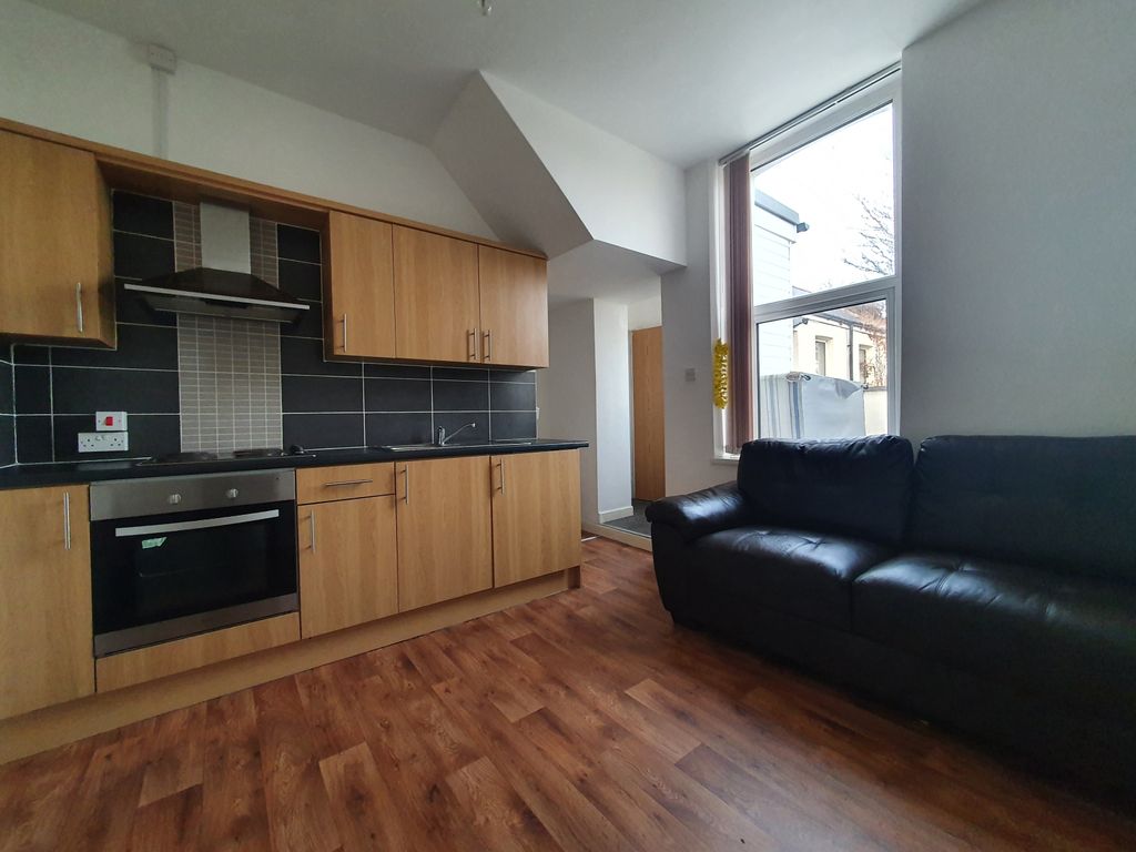 Property photo 1 of 8 1 Bedroom Flat For Rent