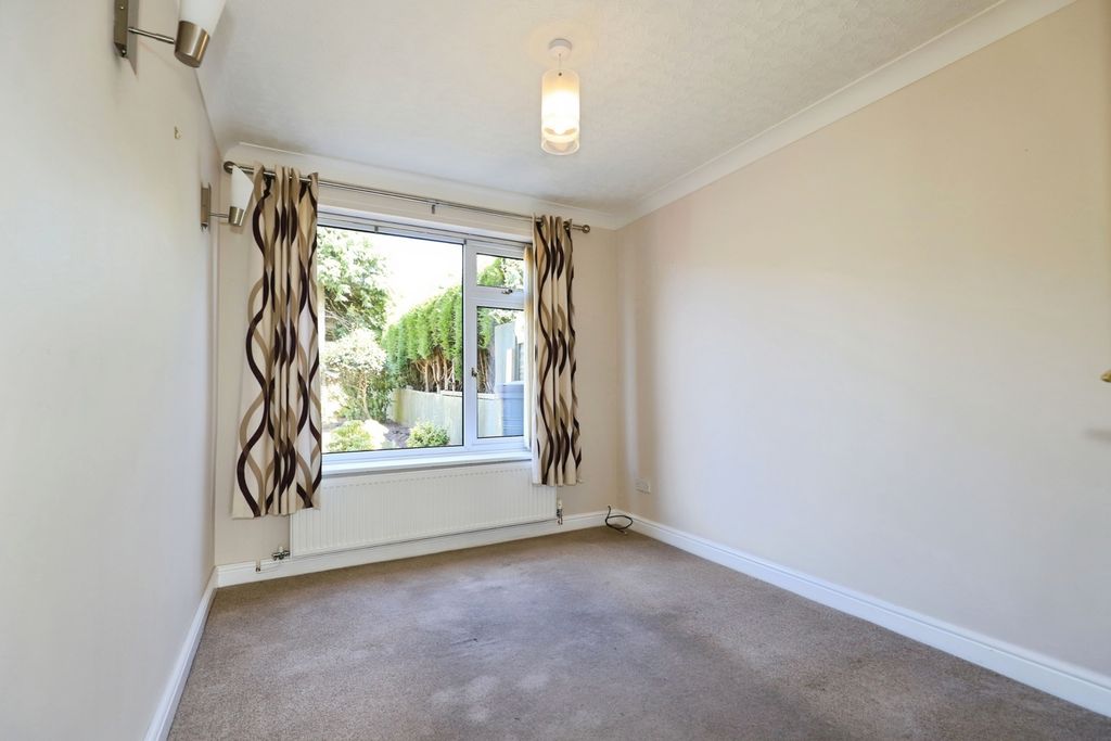 Property photo 3 of 11 Dining Room