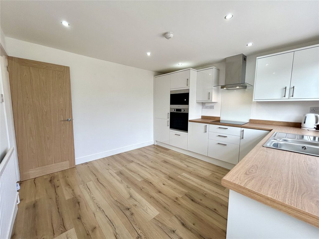 Property photo 2 of 11 Picture No. 09