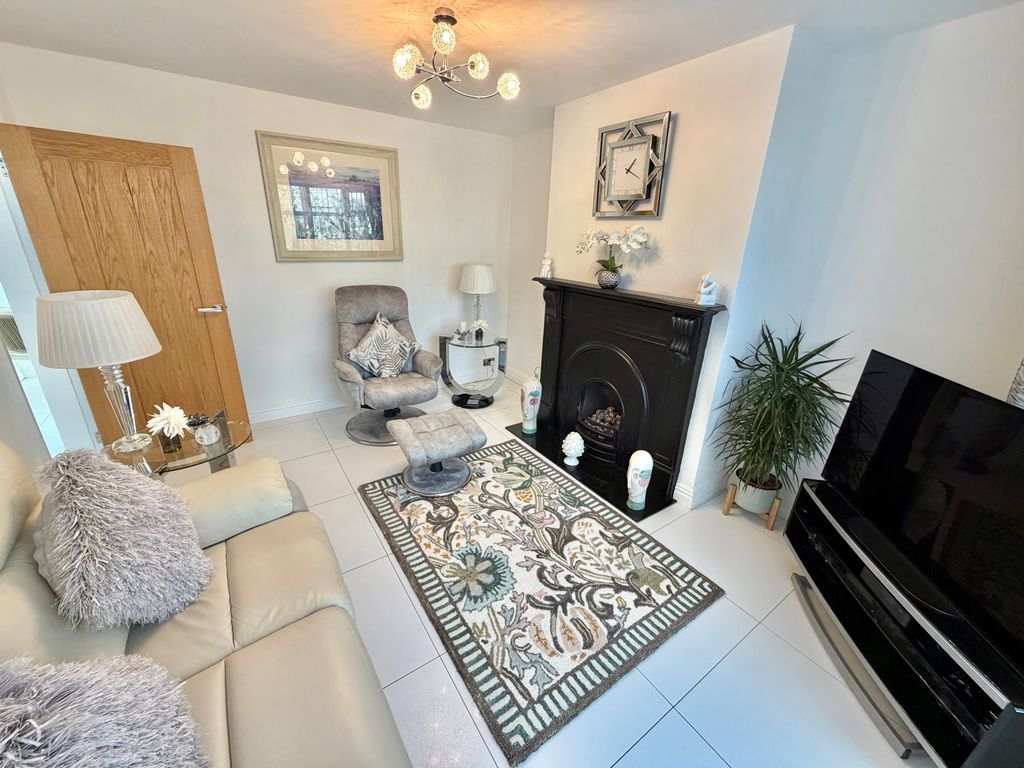 Property photo 3 of 17 Image