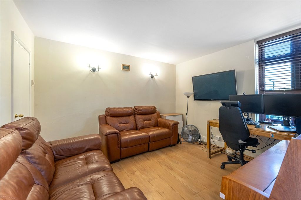 Property photo 2 of 9 Picture No. 08