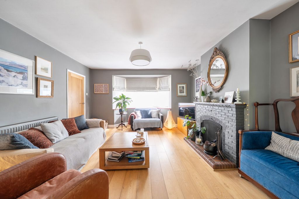 Property photo 3 of 22 1502880-14-6A7458...