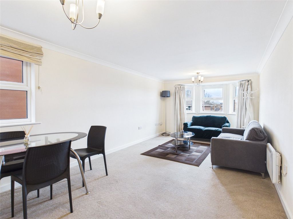 Property photo 2 of 13 Living/Dining