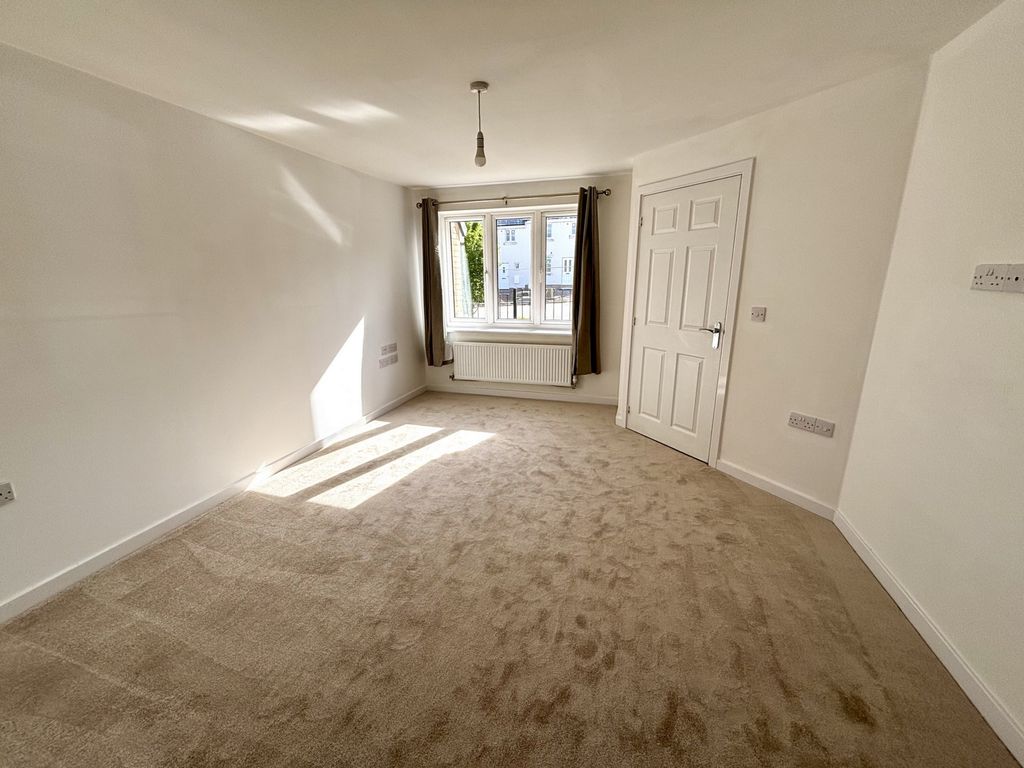 Property photo 2 of 17 Photo 2