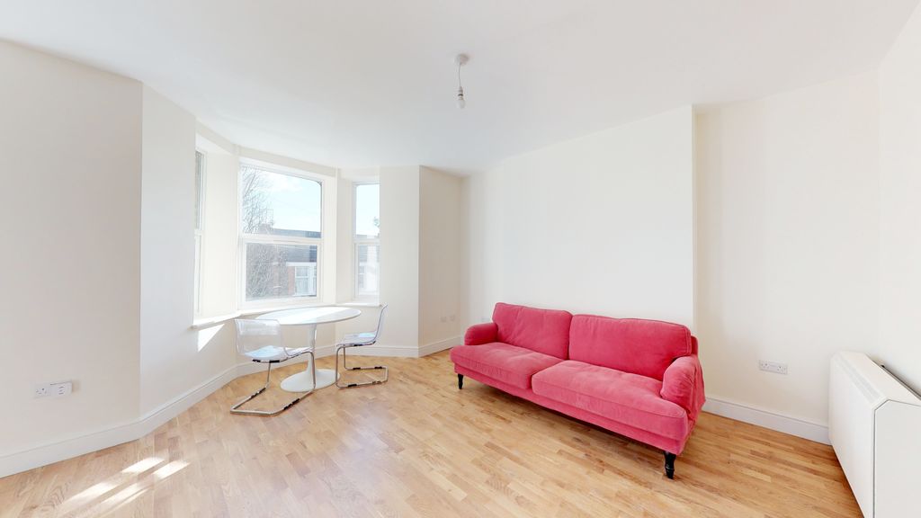 Property photo 2 of 7