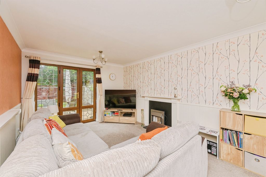 Property photo 3 of 18