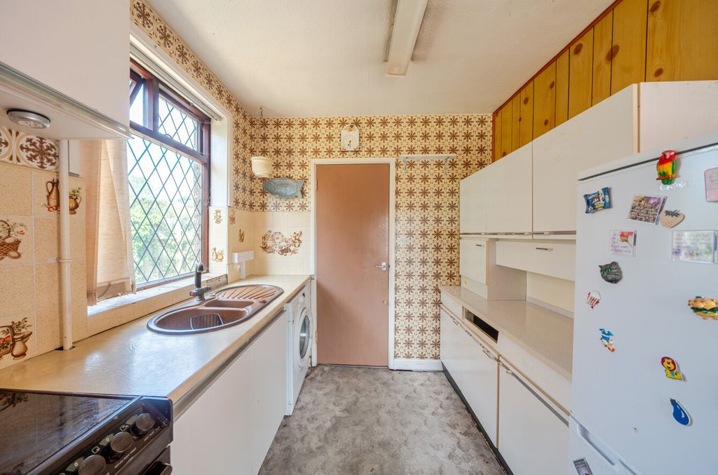 Property photo 3 of 18 1512933-29-6A8Efd...