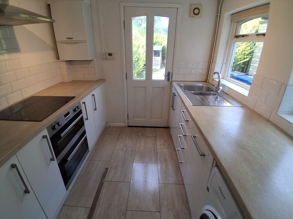 Property photo 3 of 8 1000080028