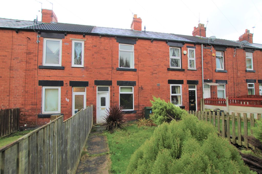 Property photo 1 of 9 2 Bed Unfurnished Terrace