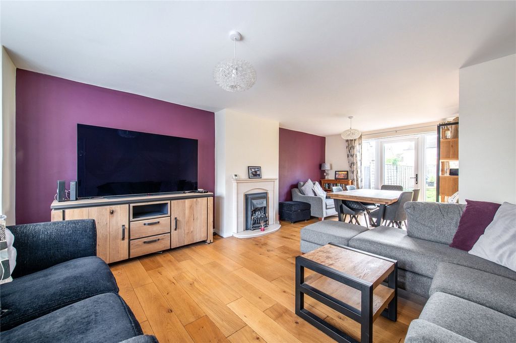 Property photo 2 of 28 Picture No. 12