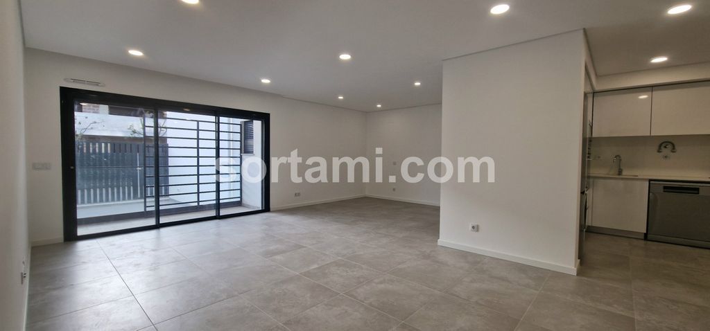 Property photo 2 of 29