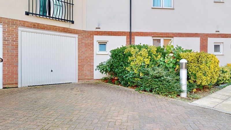 Property photo 2 of 16 Photo 32