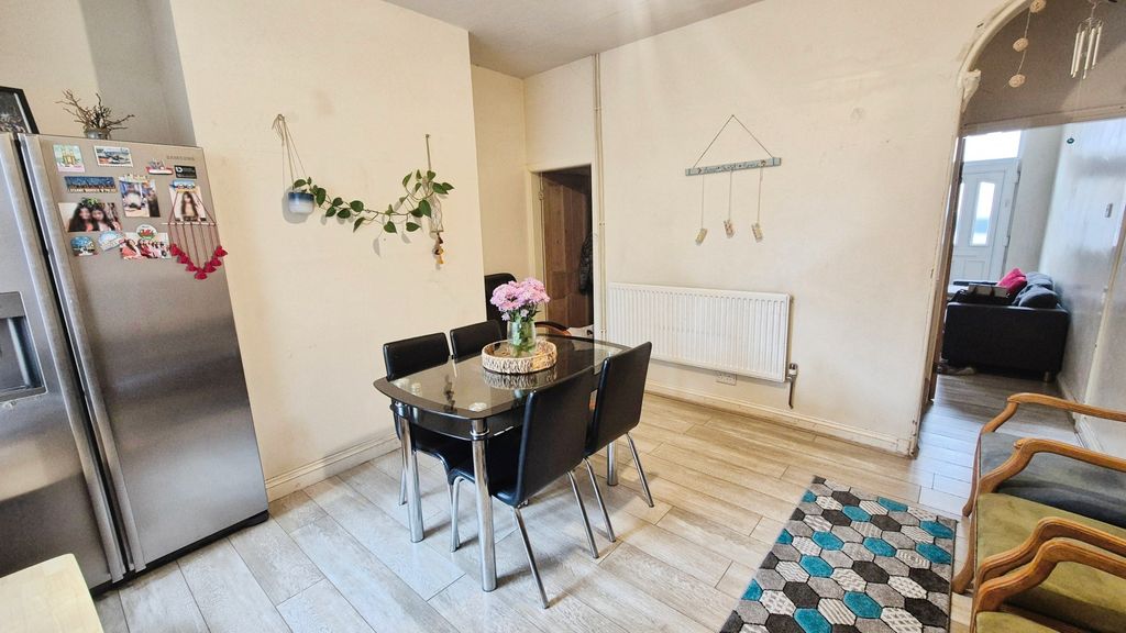 Property photo 2 of 15 4A3B3Af5-1000061809