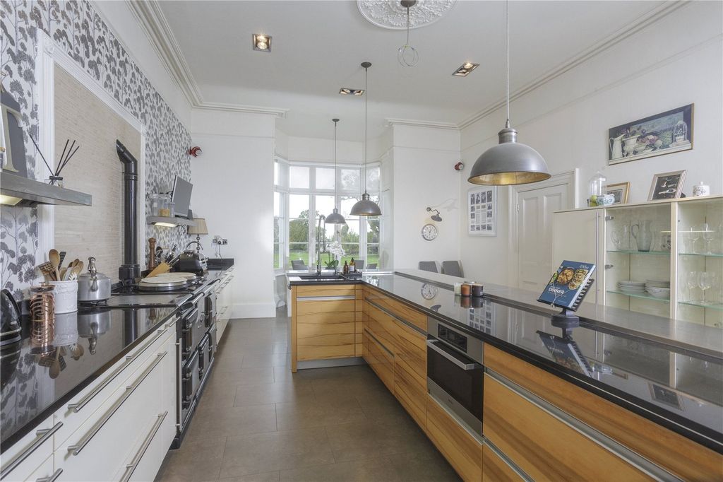 Additional image 11 of 6 bed detached house for saleEvesham, Worcestershire WR11
