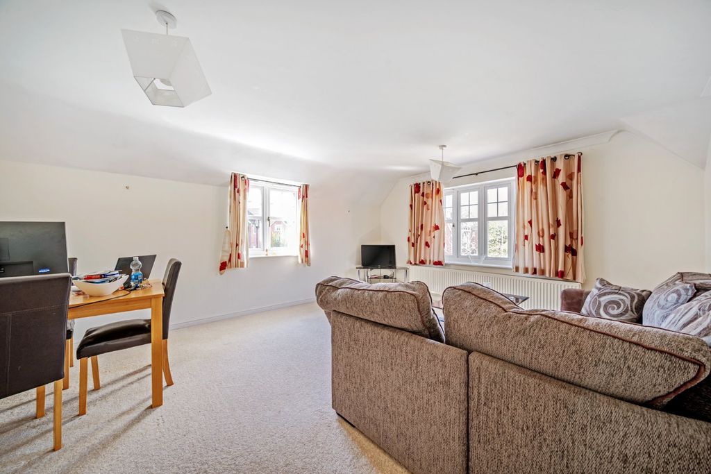 Property photo 3 of 17 Picture No. 15