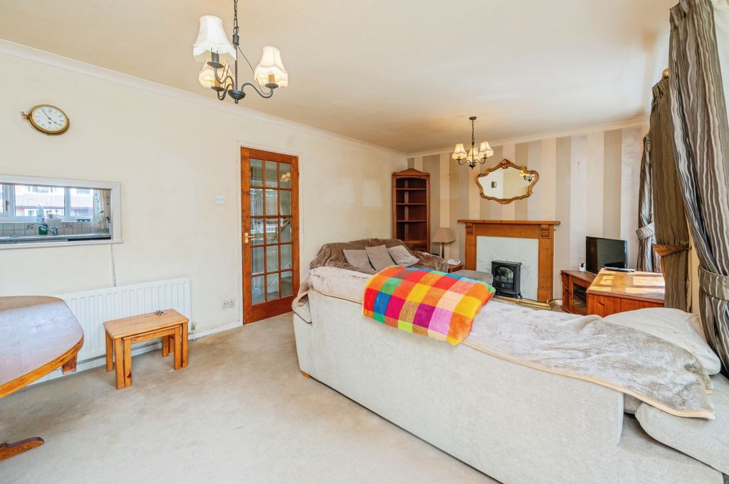 Property photo 3 of 14