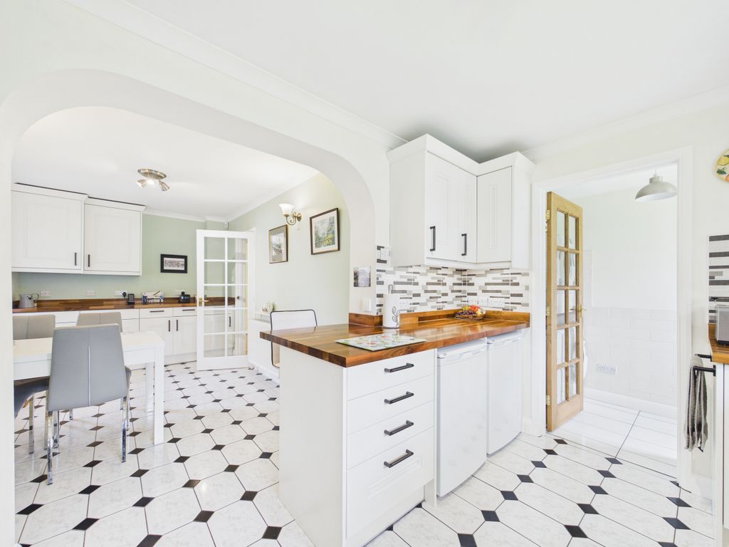 Property photo 2 of 24 Cam01354G0-Pr0693-Still012