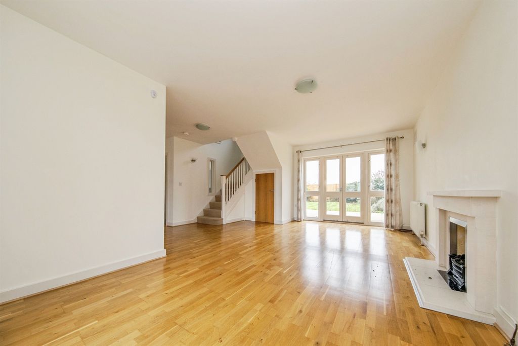 Property photo 3 of 25