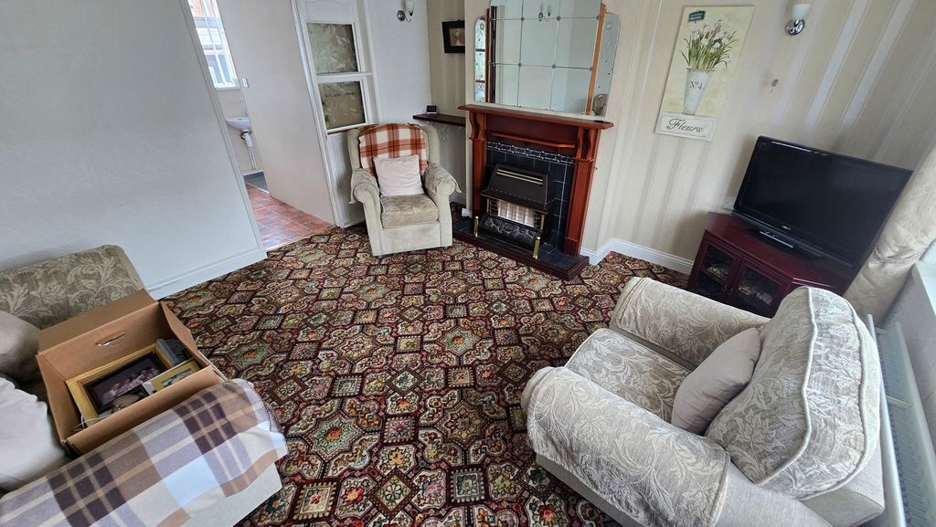 Property photo 2 of 14