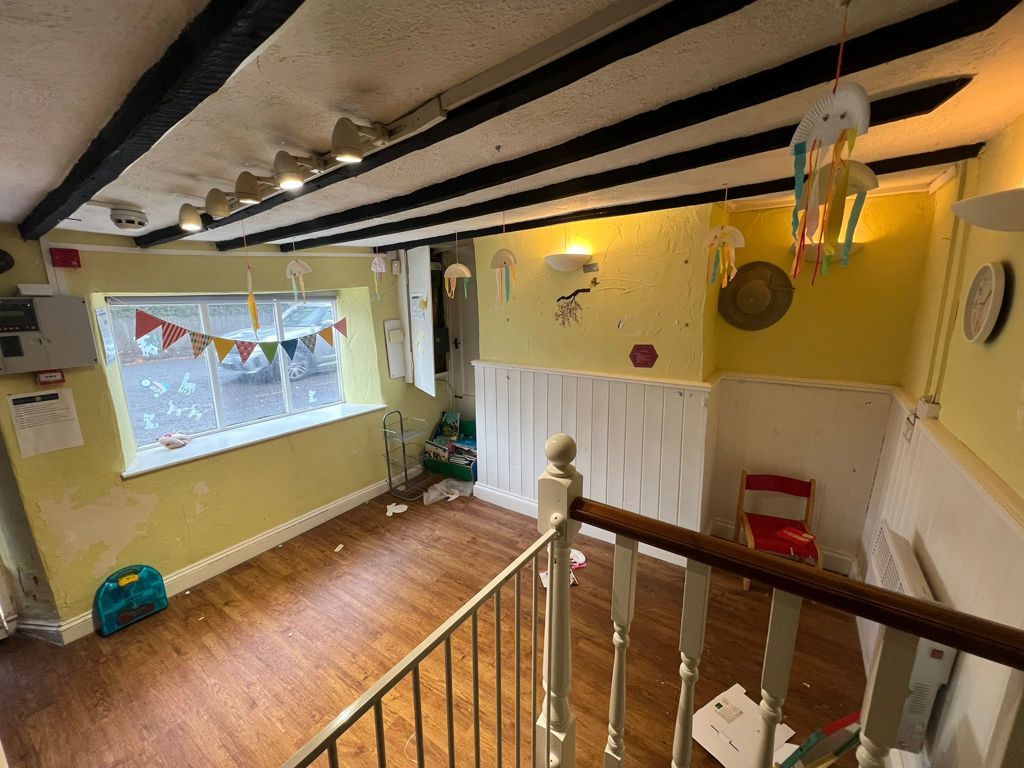 Property photo 3 of 11 Photo 8