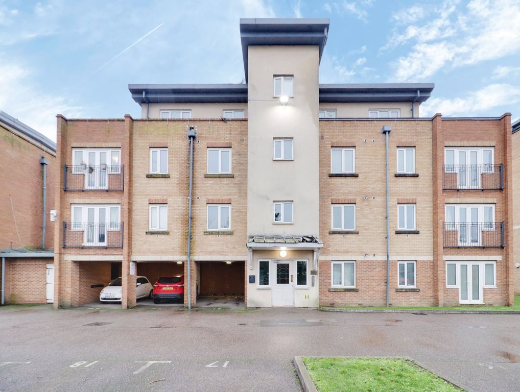 Property photo 1 of 11