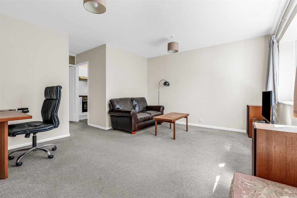 Property photo 3 of 14 Internal-5.Jpg