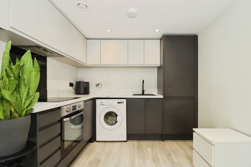 Property photo 2 of 10 Pbox-Img.Jpg