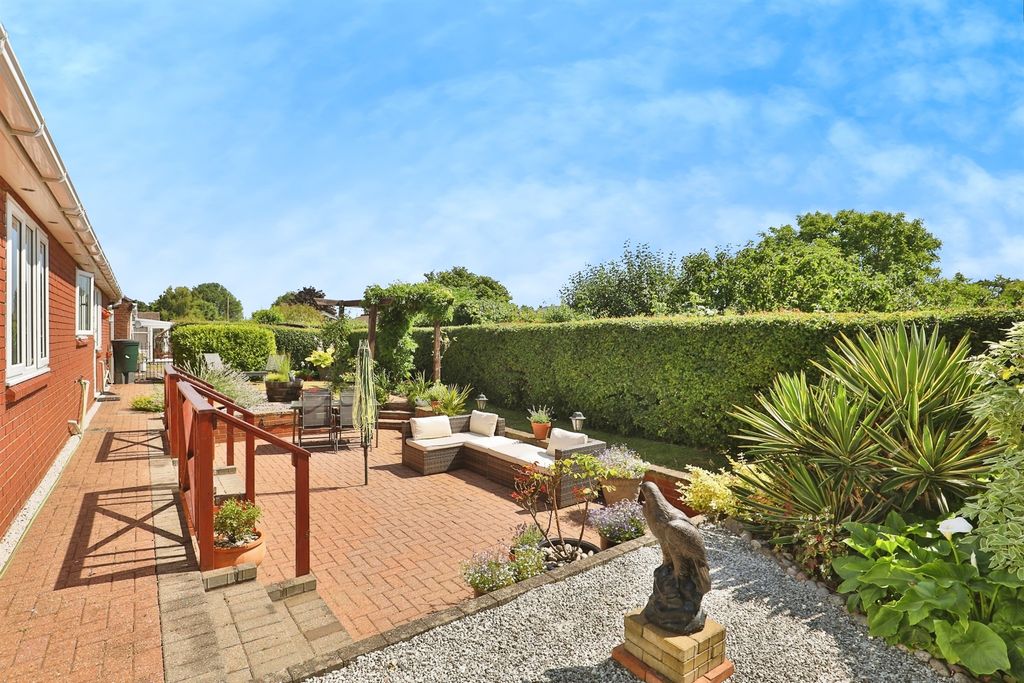 Property photo 3 of 17