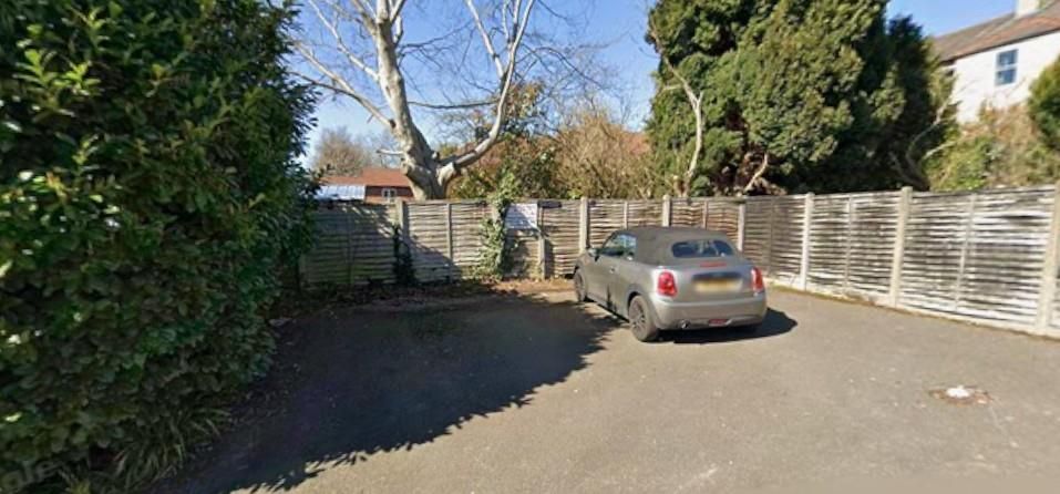 Property photo 2 of 13 Parking.Jpg