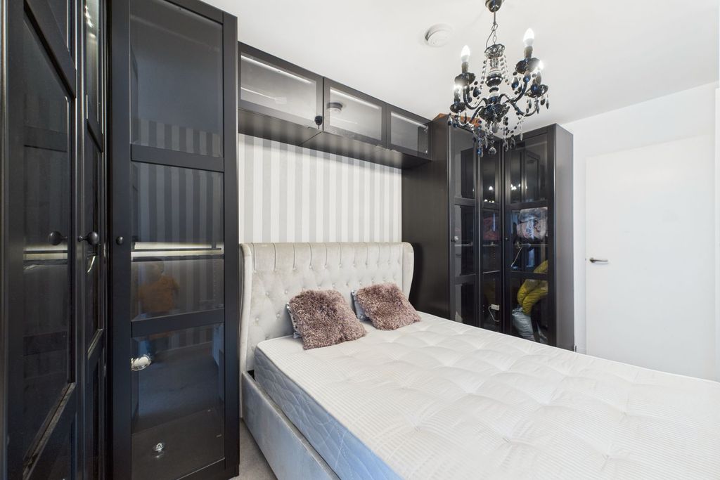 Property photo 3 of 18 Gallery