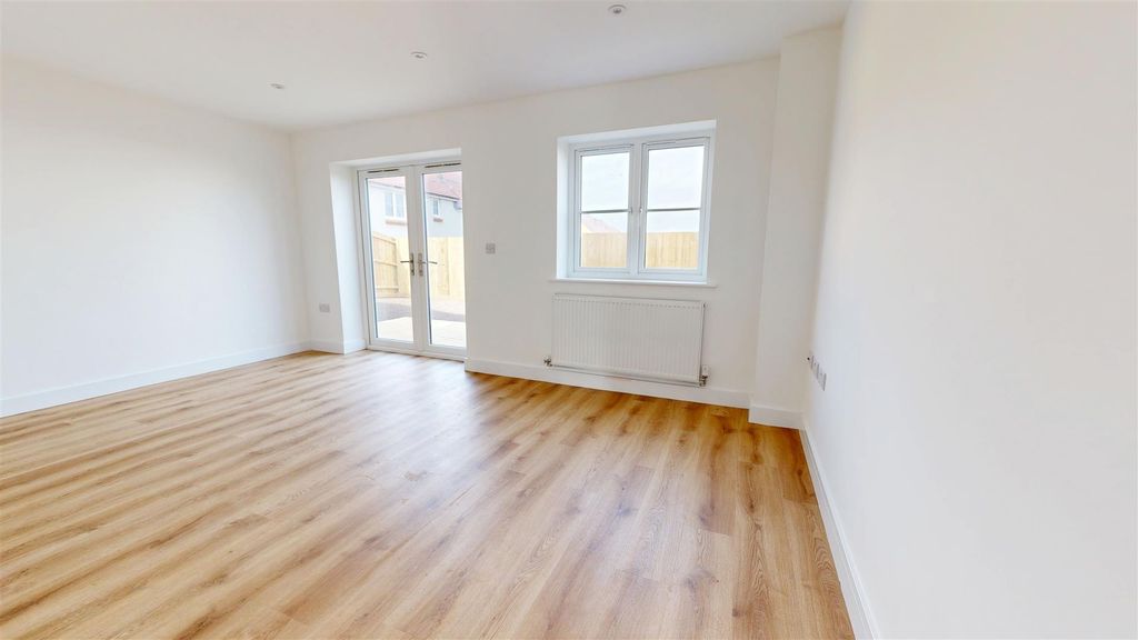 Property photo 2 of 13 10222025_155456.Jpg