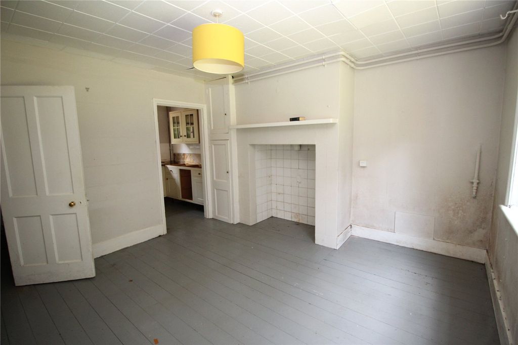 Property photo 3 of 20 Picture No. 04