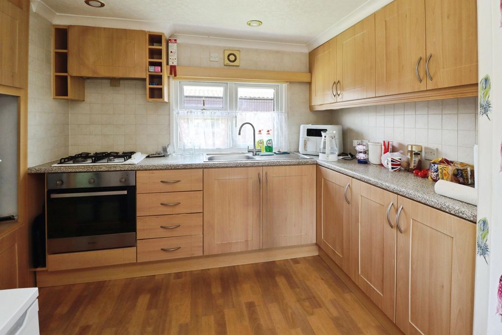 Property photo 2 of 13