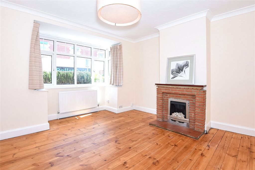 Property photo 2 of 9 Living Room