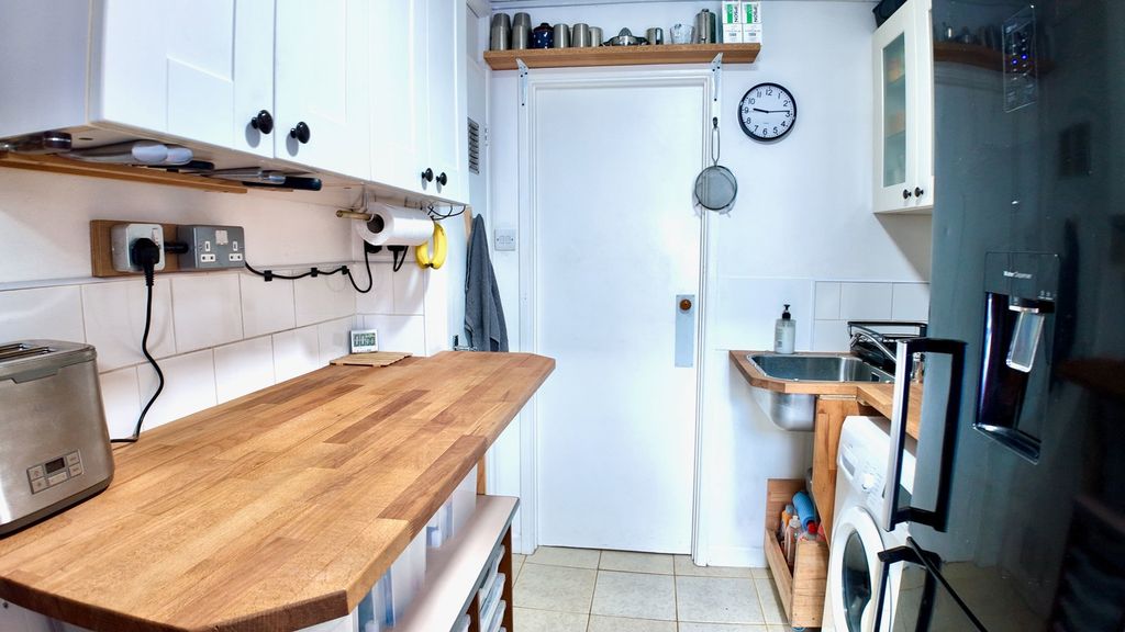 Property photo 3 of 22