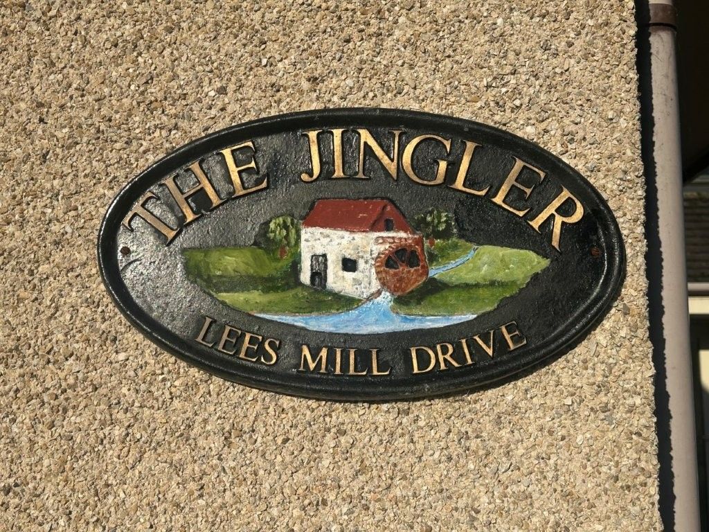 Property photo 2 of 42