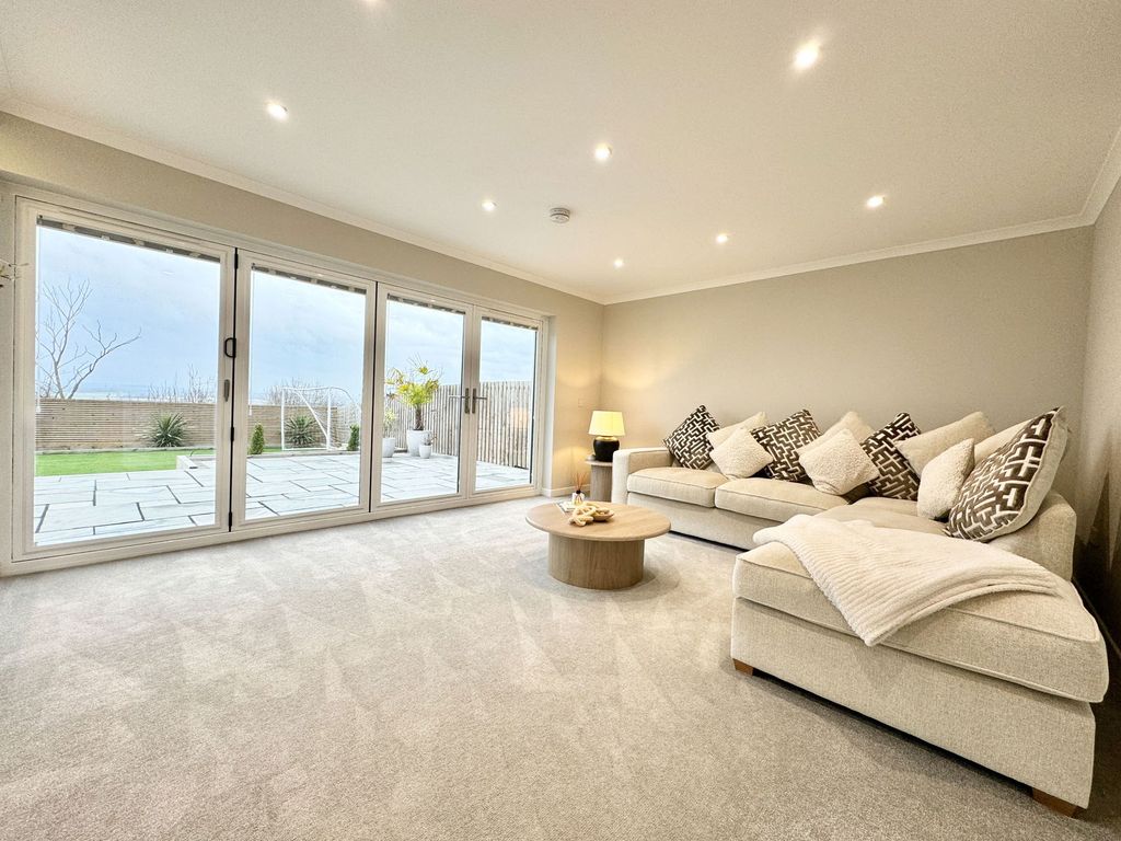 Property photo 3 of 47