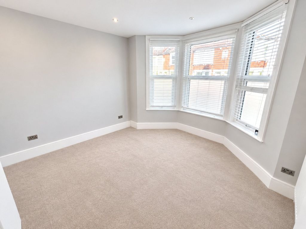 Property photo 3 of 11 Picture No. 16