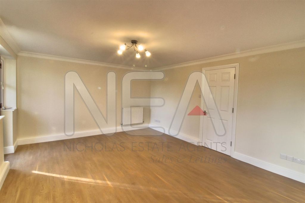 Property photo 3 of 11 Living Room