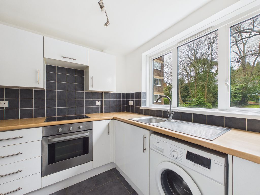 Property photo 3 of 13 Cam03174G0-Pr0127-Still006