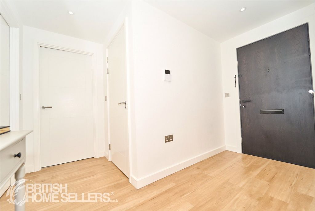 Property photo 3 of 21 Picture No. 06